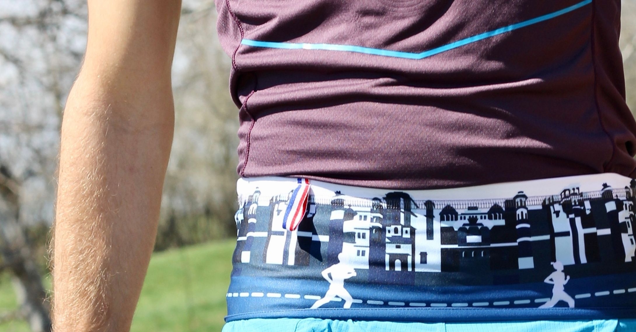 Ceinture de Running Sammie® Mini portée pour un run en ville