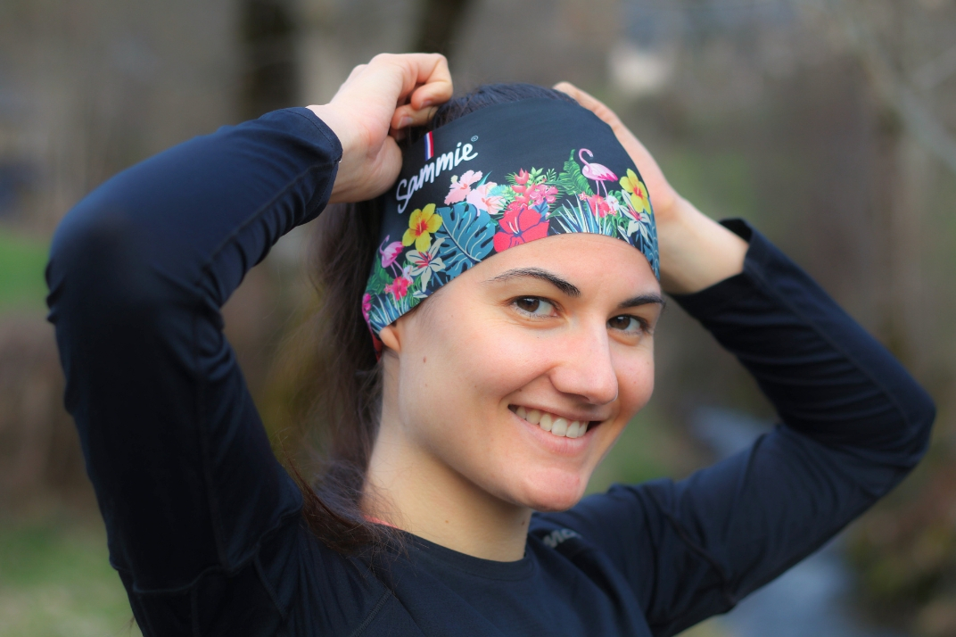 femme avec un bandeau sammie